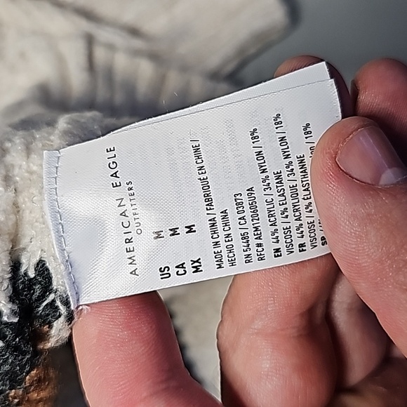 American Eagle medium cream and brown long sleeve sweater - Picture 6 of 6
